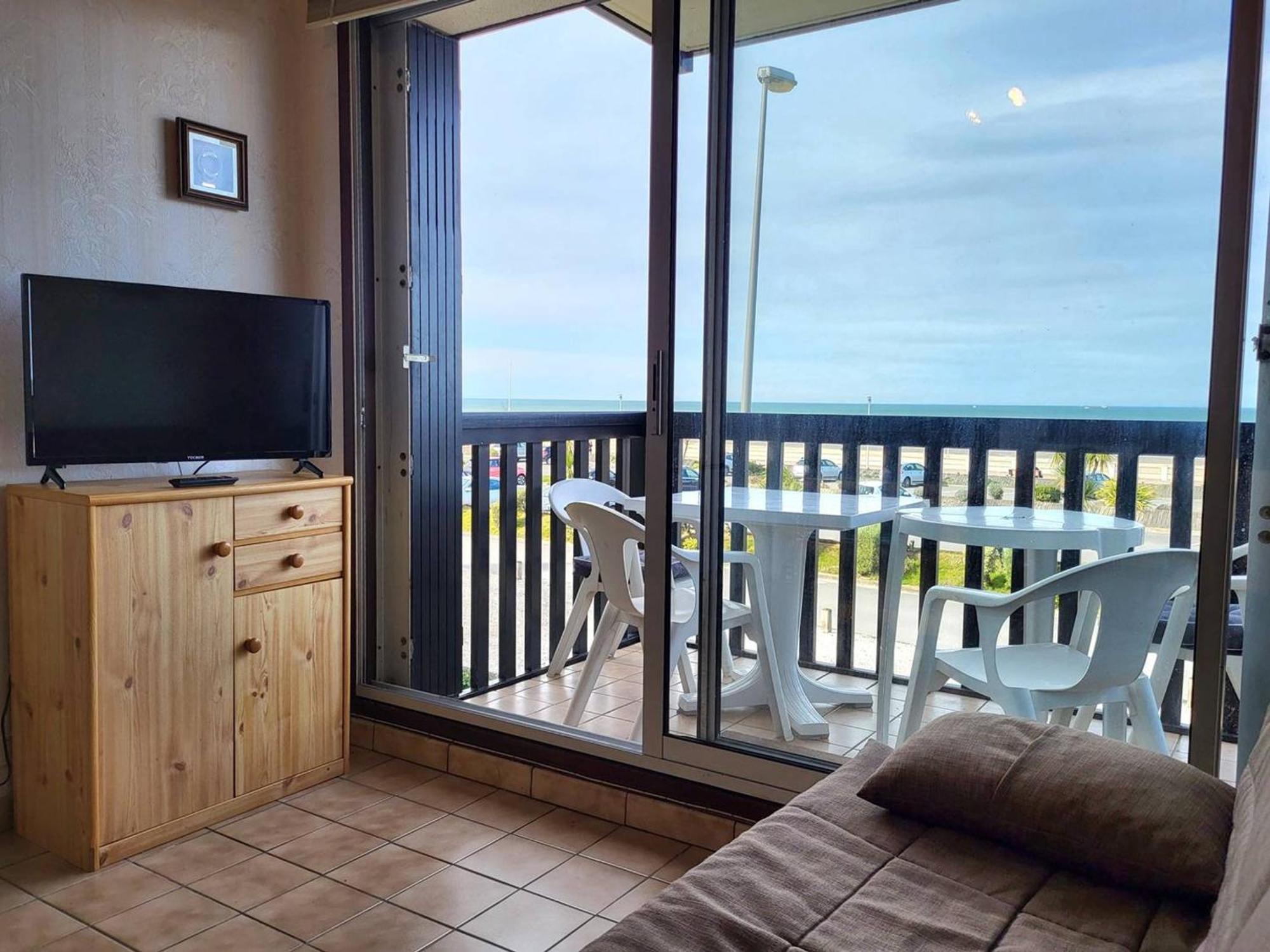 Appartement Familial Centre Ville Avec Parking Et Animaux Permis - Fr-1-465-90 Merville-Franceville-Plage Extérieur photo