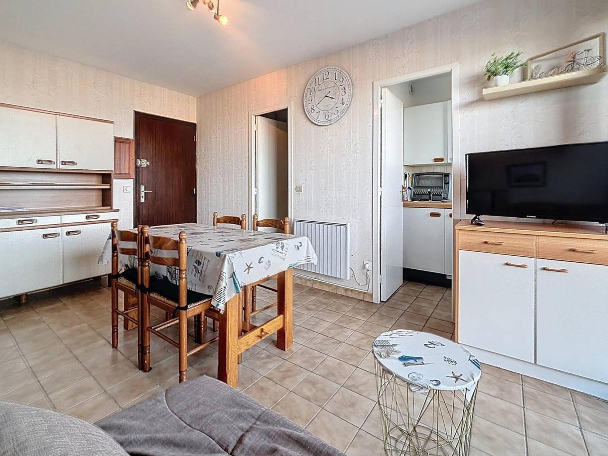Appartement Familial Centre Ville Avec Parking Et Animaux Permis - Fr-1-465-90 Merville-Franceville-Plage Extérieur photo